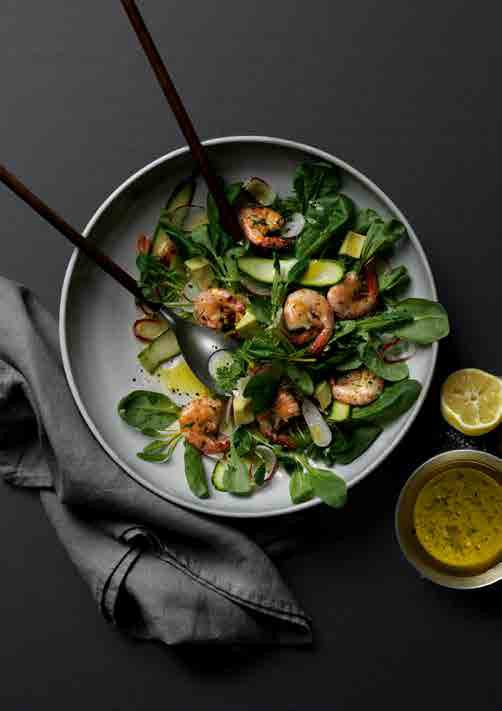 Frischer Salat Mit Garnelen Und Avocado